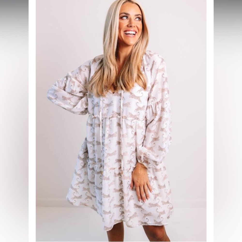J. Marie The Maxine Long Sleeve Dress 🐆 Off White 🐆 Size Medium
